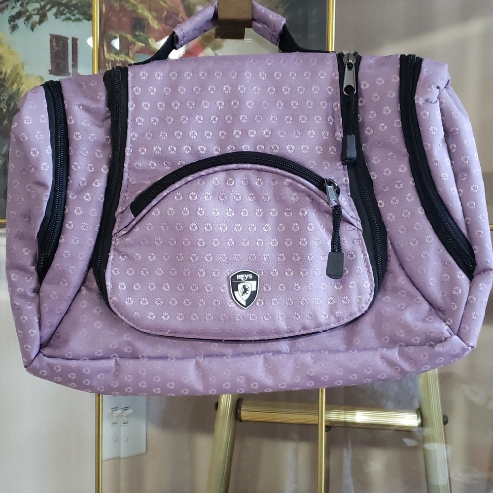Heyes Toiletry Bag : Great Condition.  Purple